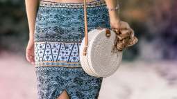 Trucos para limpiar los bolsos blancos y que recuperen su color original