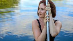 Lidl le hace la competencia a Carrefour con este bañador negro que se está agotando porque vale menos de 7 euros y estiliza