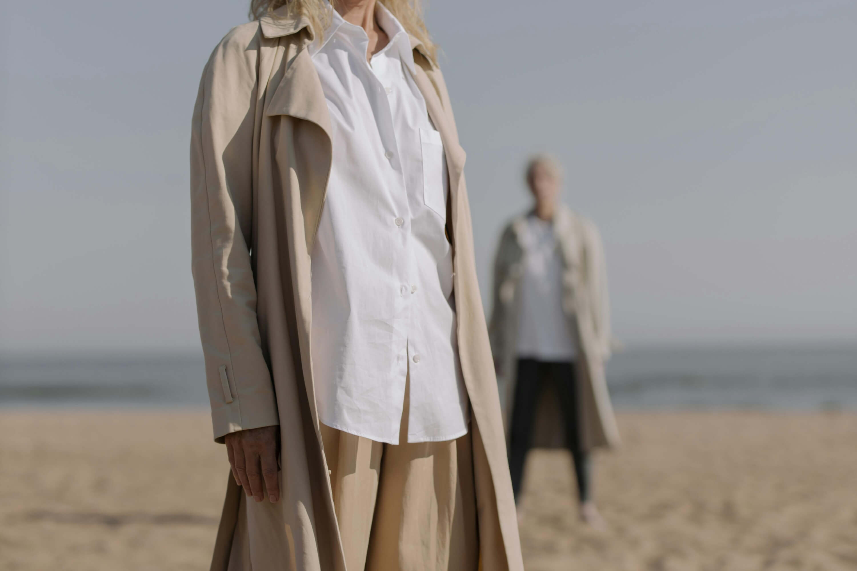 Massimo Dutti tiene las camisas de lino rebajadas que prometen arrasar entre las mujeres +50 que veranean en el norte