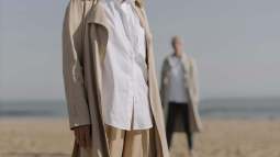 Massimo Dutti tiene las camisas de lino rebajadas que prometen arrasar entre las mujeres +50 que veranean en el norte