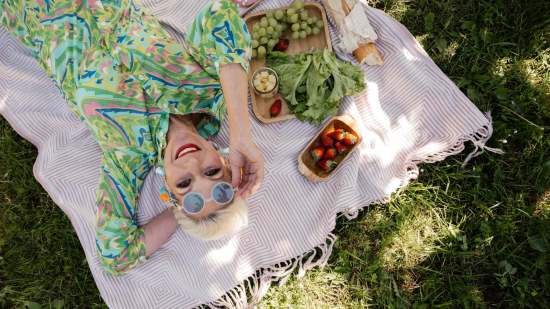 Zara tiene los vestidos de flores que las mujeres de 50 y 60 años prometen agotar para sus vacaciones de verano: holgados, baratos y fresquitos