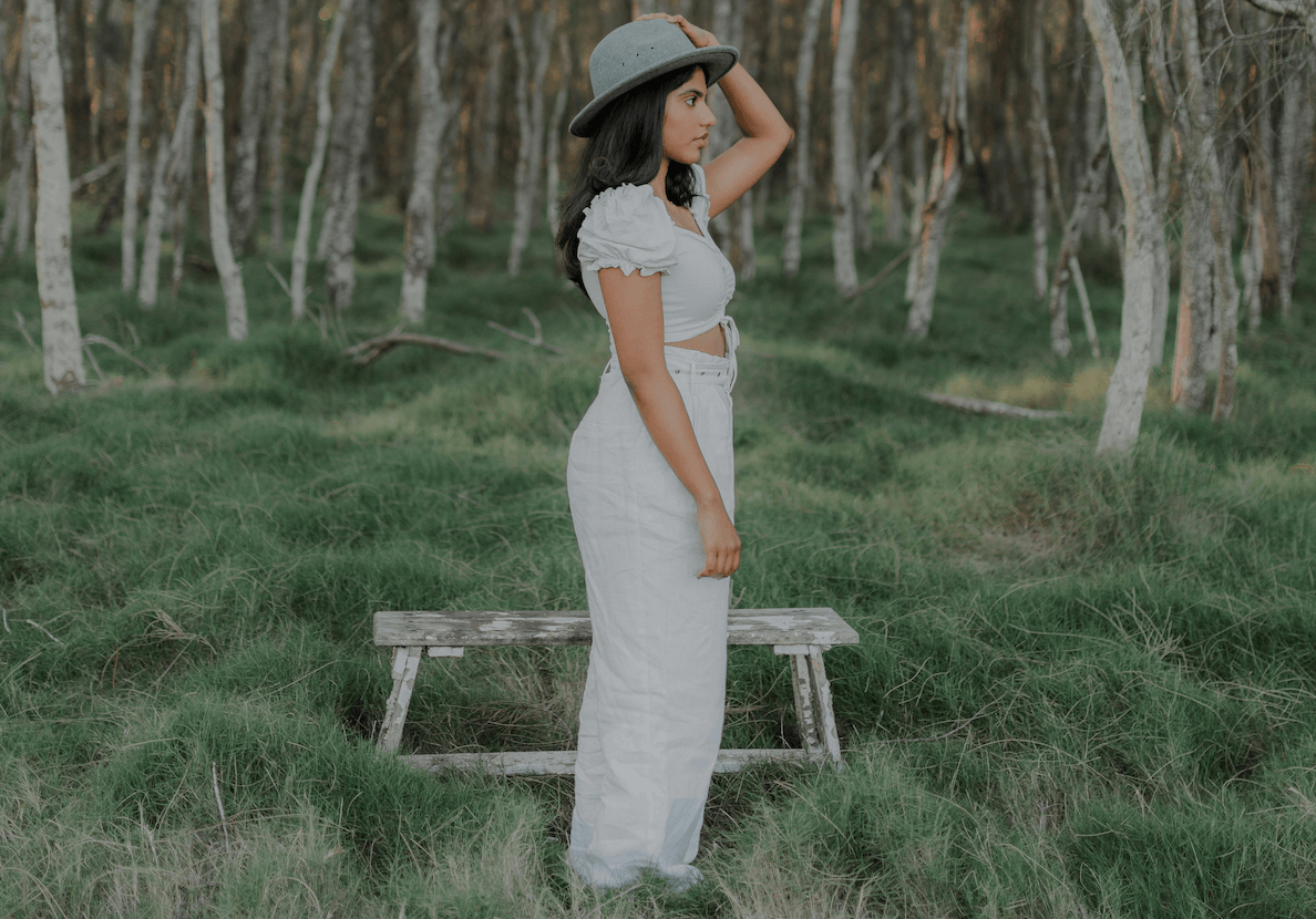 Sfera no espera a julio y rebaja su conjunto de blusa y pantalón más elegante, cómodo y favorecedor para las noches de verano