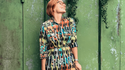 Los vestidos de Mango que las mujeres de 50 y 60 prometen meter en su lista de deseos para las rebajas porque son elegantes y estilizan