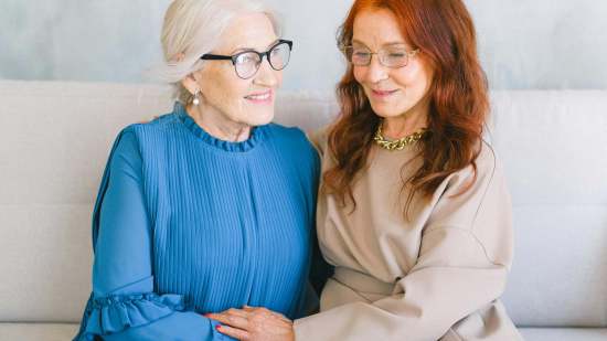 Rebajas de Sfera: seis vestidos sueltecitos por menos de 20 que prometen agotar las mujeres +50 porque son cómodos y bonitos