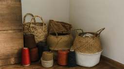 Ni Ikea ni Primark: las cestas de rafia más baratas para decorar y ordenar la casa este verano están en Aldi