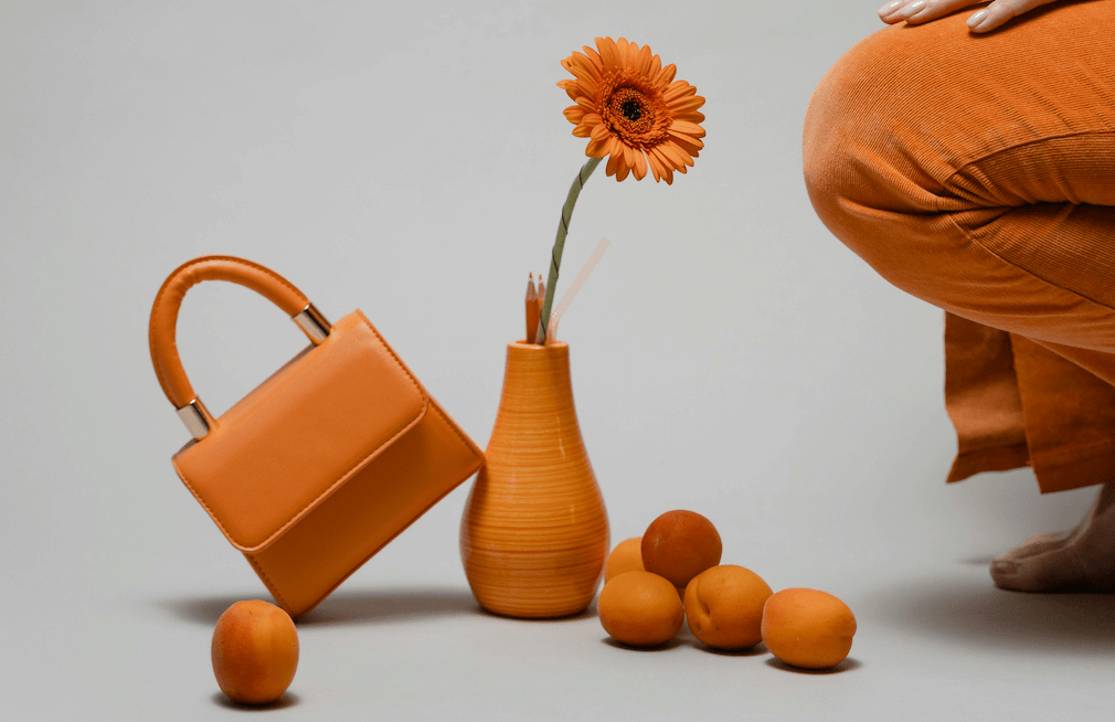 C&A rebaja a menos de 10 euros los bolsos perfectos para darle color a los looks de verano de las mujeres +50