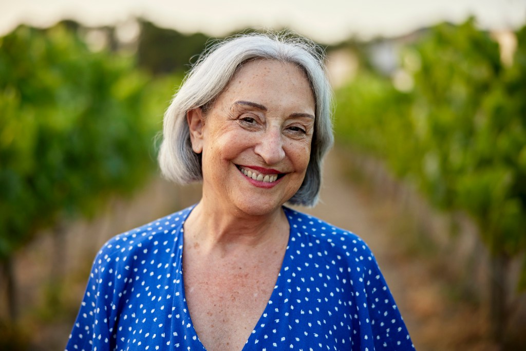 Cinco cortes de pelo fresquitos para mujeres de 50 y 60 años que recomiendan los peluqueros para verano