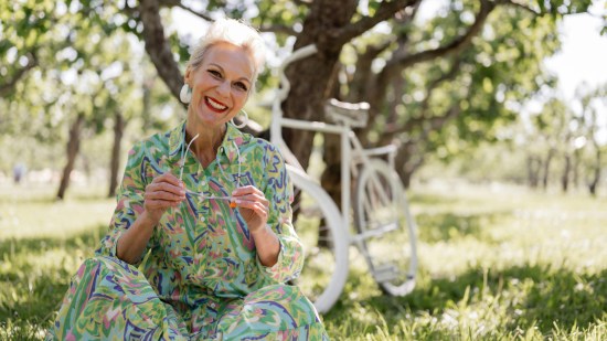 Seis vestidos de las rebajas de El Corte Inglés por menos de 16 euros que las mujeres +50 años querrán llevar en su maleta para las vacaciones