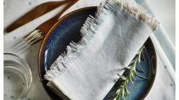 Detalle de la vajilla Gladelig de Ikea