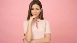 Mango Outlet rebaja a menos de 10 euros las blusas de manga corta fresquitas y coloridas que las mujeres +50 prometen agotar este verano