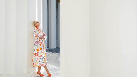 Sfera tiene el nuevo vestido sueltecito por menos de 18 euros que enamorará a las mujeres +50 que les gusta vestir elegantes sin esfuerzo en verano