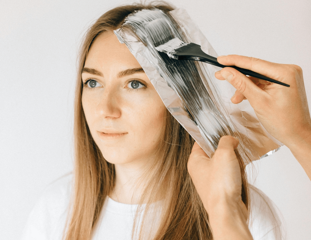 Trucos para limpiar las manchas de los tintes del pelo