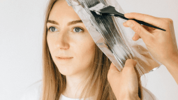 Trucos para limpiar las manchas de los tintes del pelo