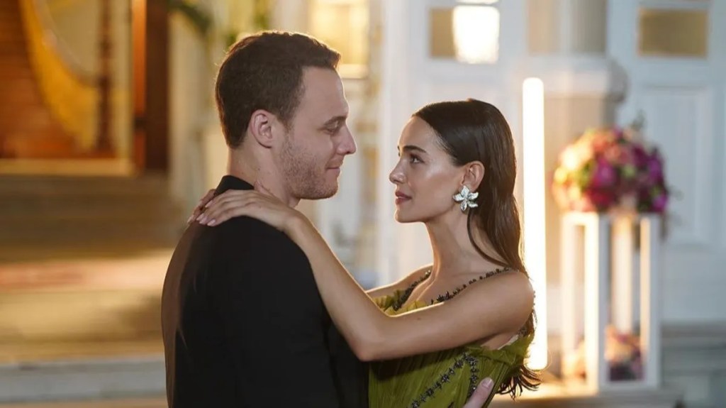 Fotograma 'Quiéreme siempre'-Divinity