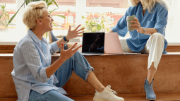 Lefties le hace la competencia a Sfera o Parfois con estos conjuntos de camisa y pantalón elegantes y baratos que prometen seducir a las mujeres +50