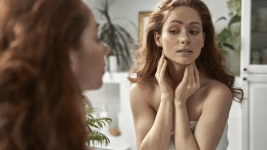 ¿Cuál es la forma correcta de aplicar el sérum de ácido hialurónico?