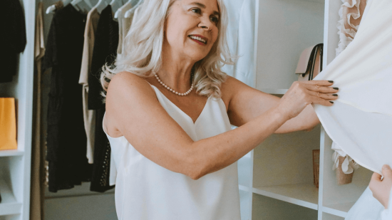 Seis chollos del remate final de rebajas de C&A, Zara o Massimo Dutti con el que crear un fondo de armario de armario de otoño para las mujeres +50