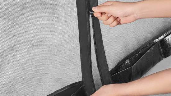 La mosquitera de Ikea se cierra con cremalleras