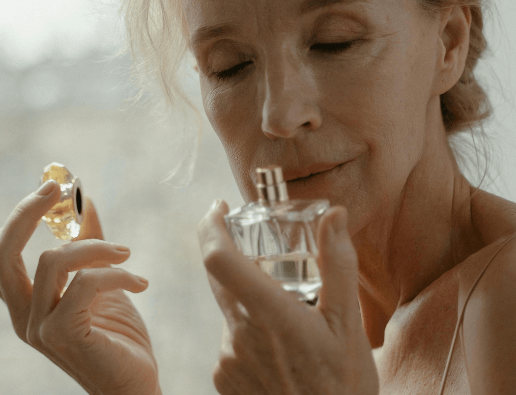 El Corte Inglés rebaja a la mitad los perfumes amanerados que las mujeres de 50 y 60 años comprarán ahora para llevar en los meses de otoño