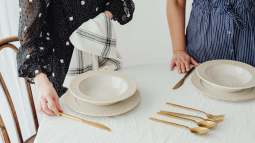 Las vajillas de la abuela están de vuelta: ya lo anticiparon Carrefour o Ikea y ahora lo corrobora Zara Home con platos de estilo retro tirados de precio