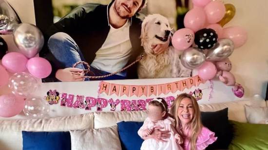 ana-obregon-cumple-nieta