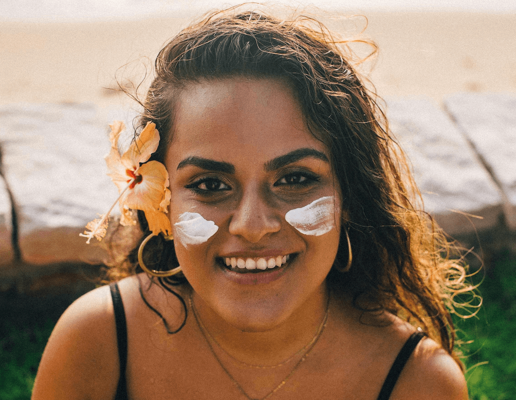 Cómo usar protector solar correctamente: los consejos de una experta para aplicar este producto imprescindible en el cuidado de la piel