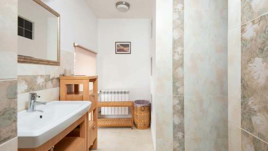 Aldi rebaja a menos de 15 euros el mueble auxiliar compacto y práctico para mantener el orden incluso en los baños más pequeños