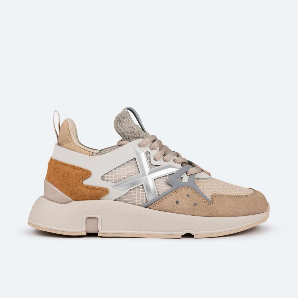 Las deportivas más elegantes para mujeres +50 años en este otoño/invierno