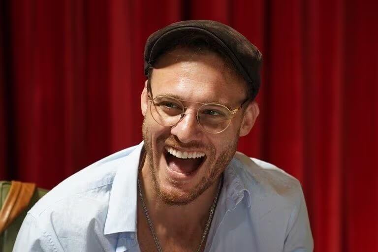 Kerem Bürsin. Twitter