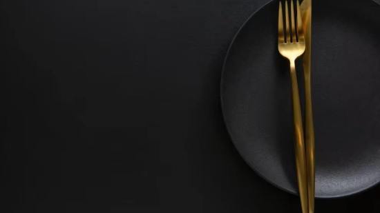 Cubertería dorada - Getty Images