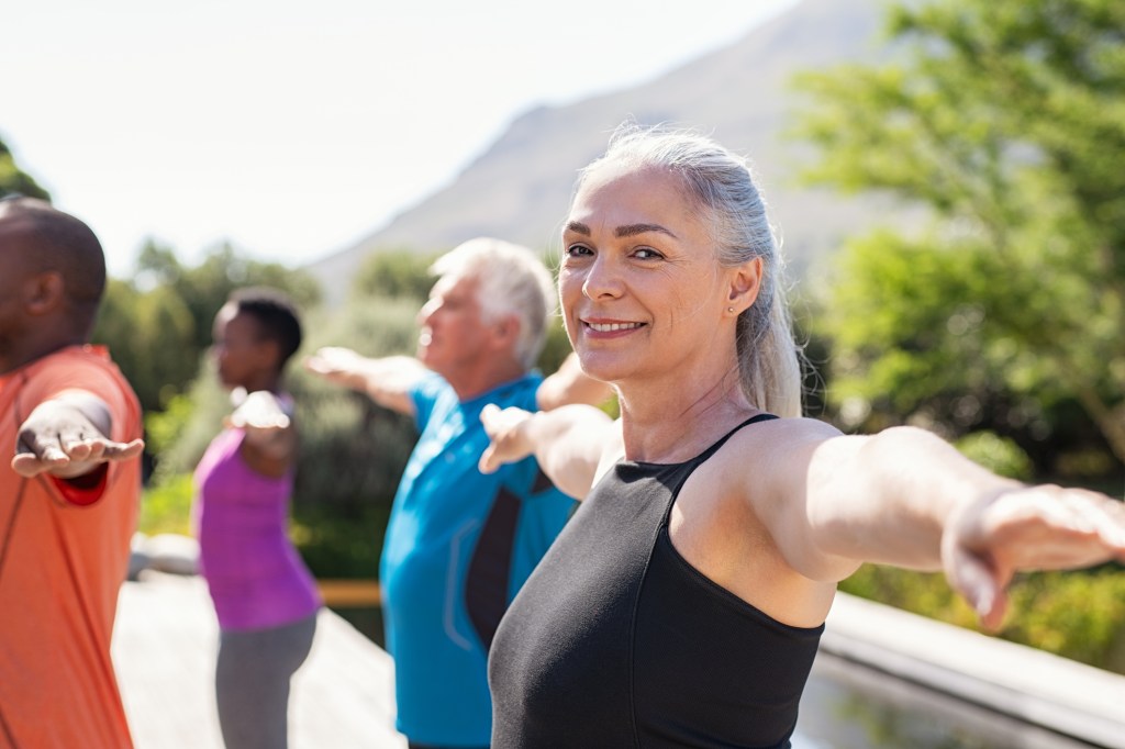 Pérdida de masa muscular durante la menopausia: causas, síntomas y cómo prevenirla según un experto