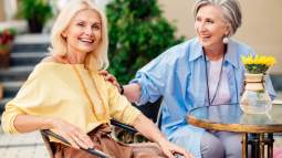 Shein tiene el clon de la falda satinada de Zara que más triunfa entre las mujeres +50: cuesta la mitad y es elegante y cómoda