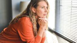 Pérdida de masa muscular durante la menopausia: causas, síntomas y cómo prevenirla según un experto