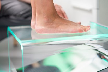 Una podóloga nos explica cómo puede afectar realmente el tener los pies planos