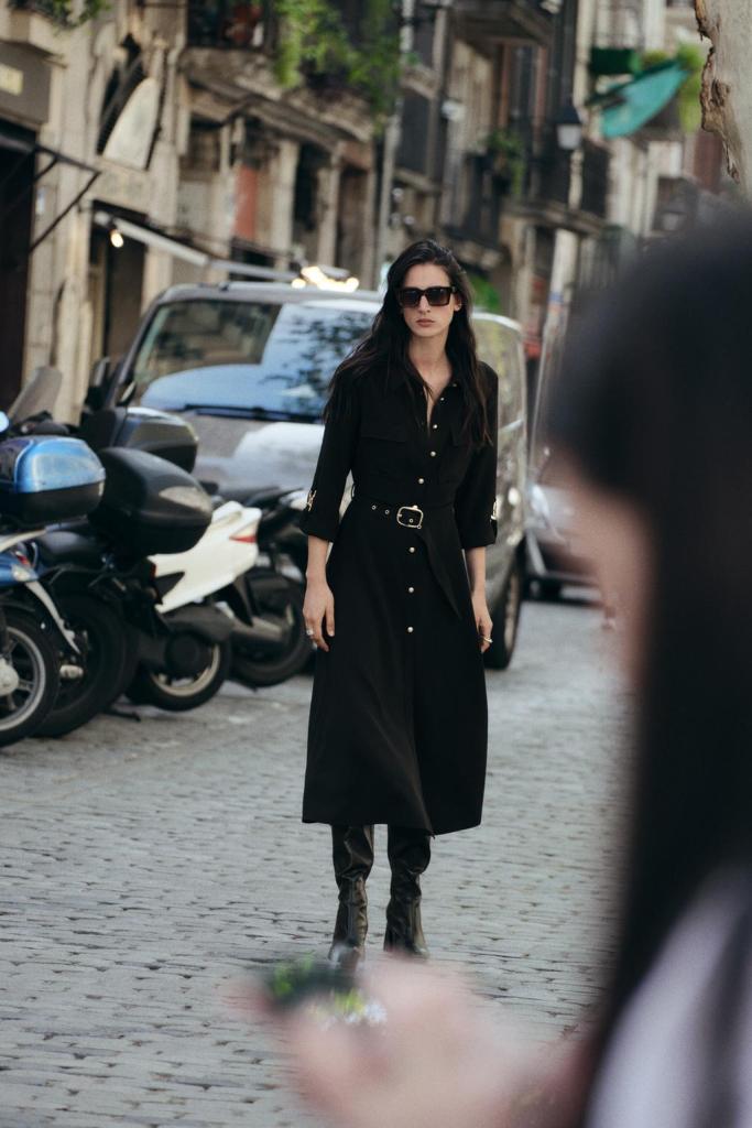 De Massimo Dutti a Zara: seis vestidos negros que prometen fichar las mujeres +50 en el Black Friday para llevar en los eventos de Navidad