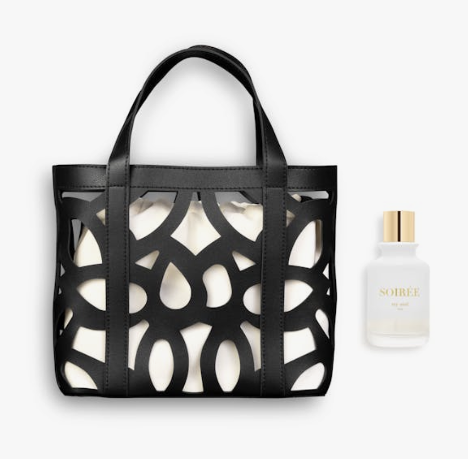 Las mujeres +50 prometen agotar los nuevos perfumes de Mercadona: cuestan incluso menos de 10 euros y son perfectos para sorprender en Navidad por sus cofres de regalo