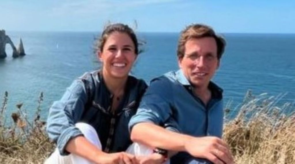 El alcalde de Madrid se deja ir en El Hormiguero y causa estupor por sus comentarios sobre lo que considera un 'detalle romántico'.