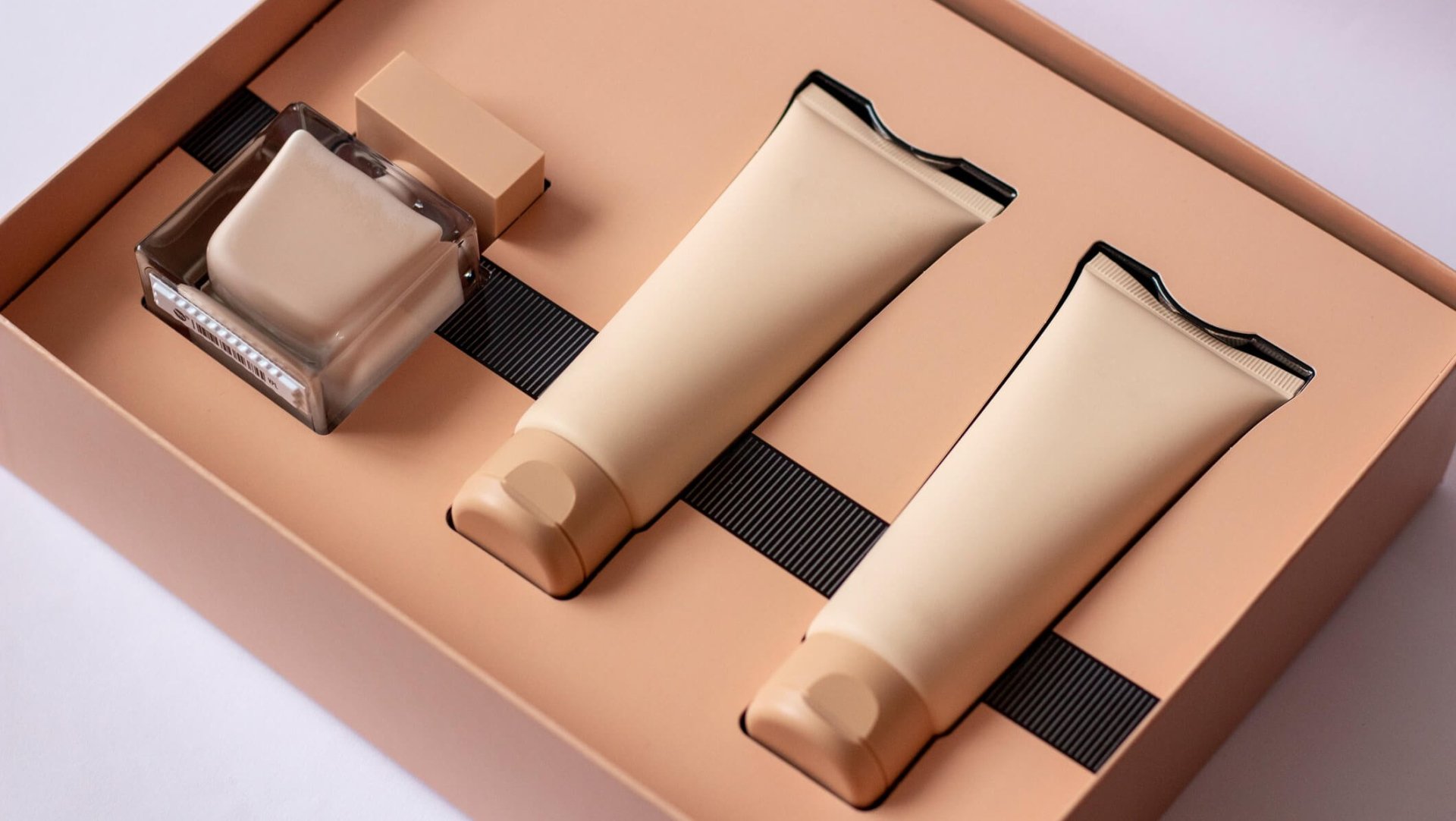 Las mujeres +50 prometen agotar los nuevos perfumes de Mercadona: cuestan incluso menos de 10 euros y son perfectos para sorprender en Navidad por sus cofres de regalo