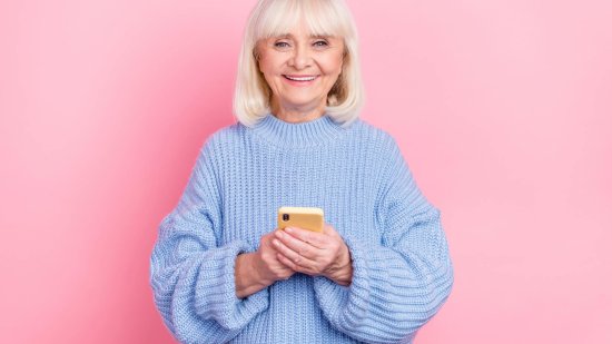 Los vestidos de punto de Zara, Cortefiel o Shein por menos de 30 euros que amarán las mujeres +50 para la llegada del frío porque son calentitos y cómodos
