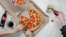 Cinco alimentos que podrían acelerar el deterioro de la memoria, según Harvard