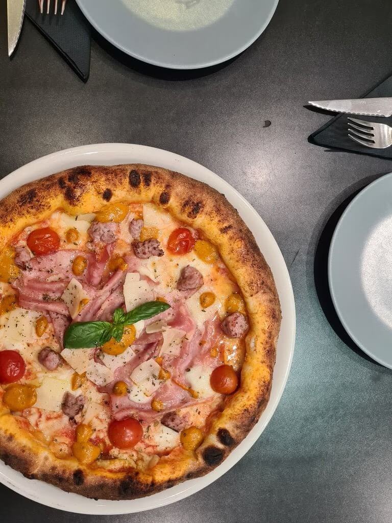 La mejor pizza de España se hornea en Madrid - Fuente: @lamejorpizza_ en Instagram