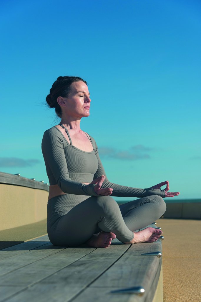 mujer-meditacion-neuroplasticidad-cerebro