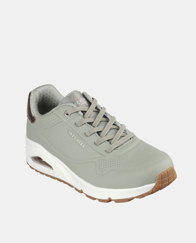 Las zapatillas Skechers que adoran las mujeres +50 tienen descuentazos en las rebajas de El Corte Inglés