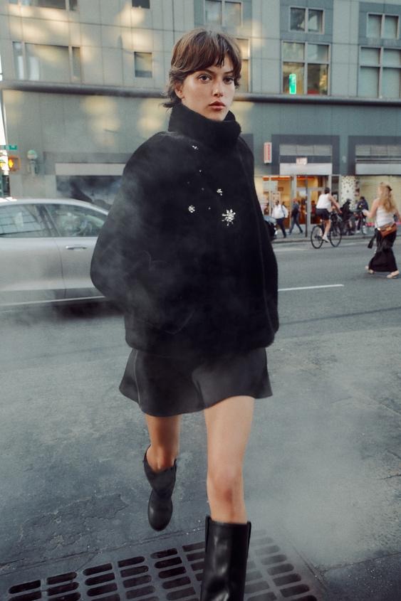 abrigos-calentitos-ideales-mujeres-50-rebajas-zara-online-2025