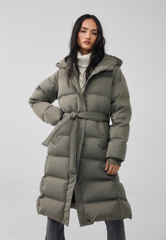 abrigos-calentitos-ideales-mujeres-50-rebajas-zara-online-2025