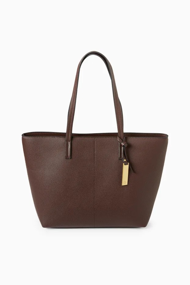 bolsos-xxl-favoritos-de-la-temporada