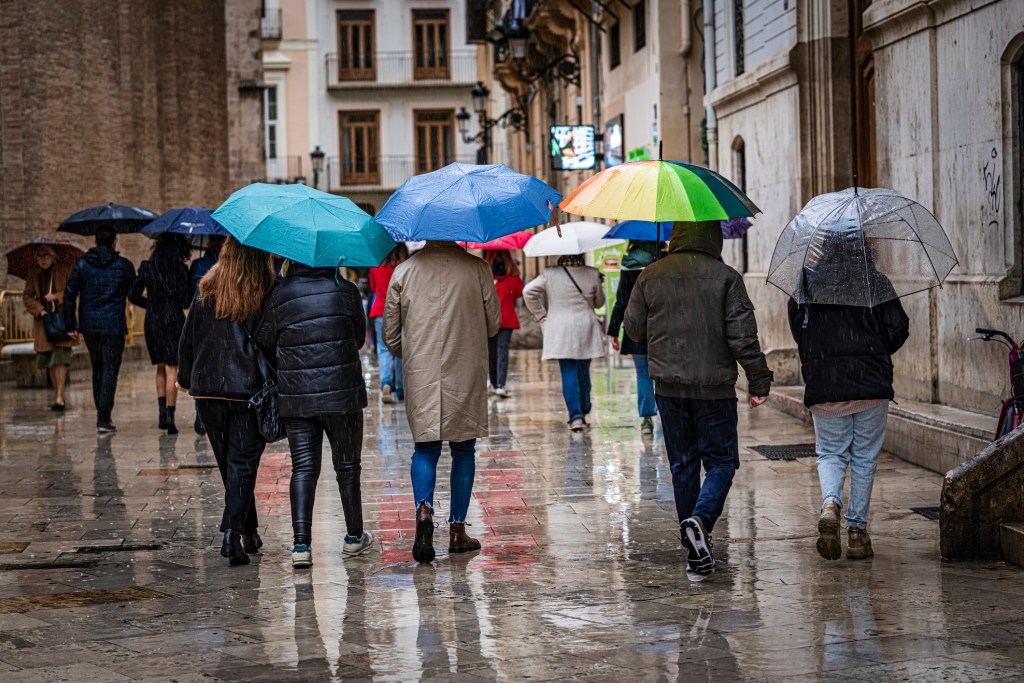 Borrasca Herminia en España: AEMET activa avisos por fuertes vientos y precipitaciones extremas