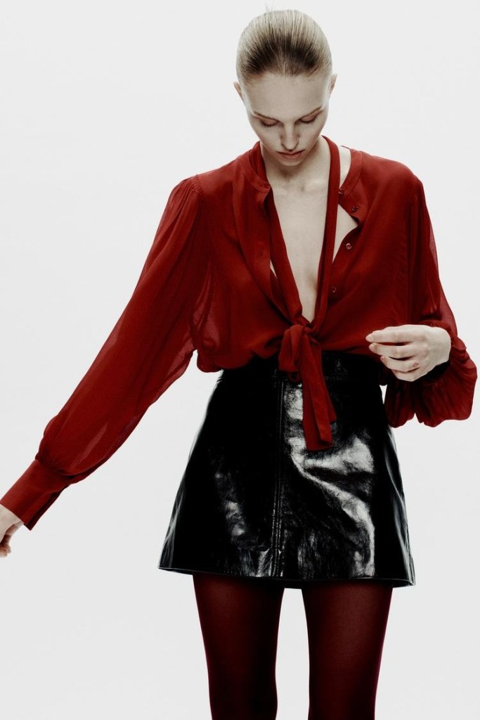 blusa-zara-san-valentín-2025