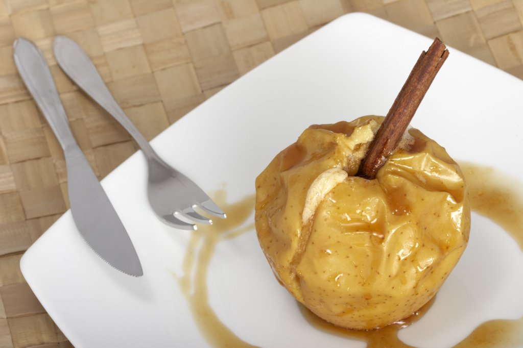 alimentos-picoteo-manzana-asada