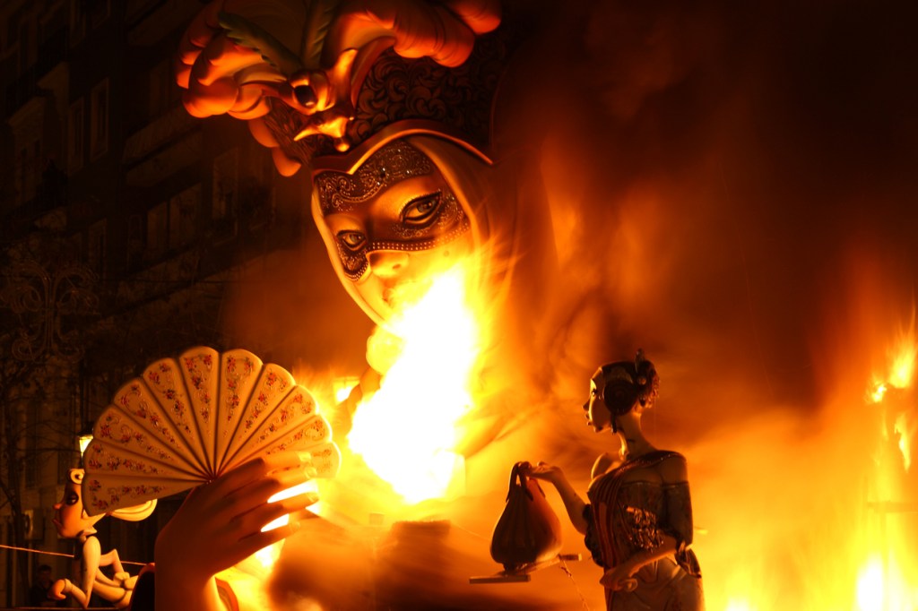 viajes-fallas-tren-valencia-ofertas-renfe